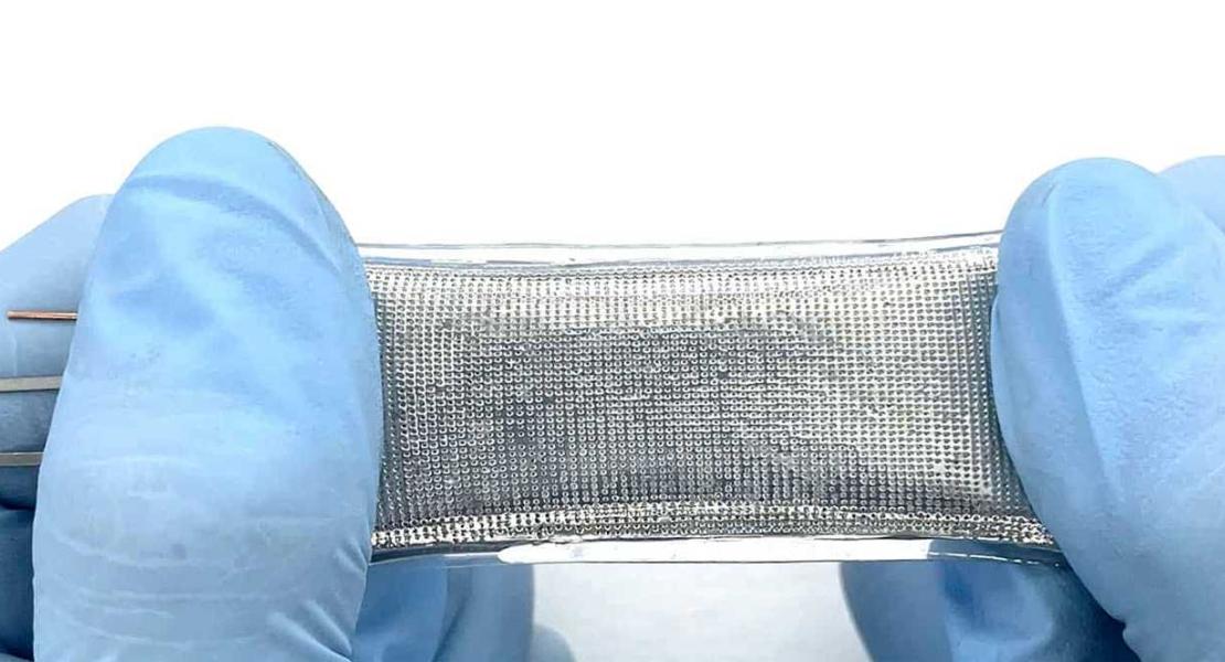 Un team internazionale di ricercatori ha sviluppato una tecnica che utilizza il metallo liquido per creare un materiale elastico impermeabile sia ai gas che ai liquidi
