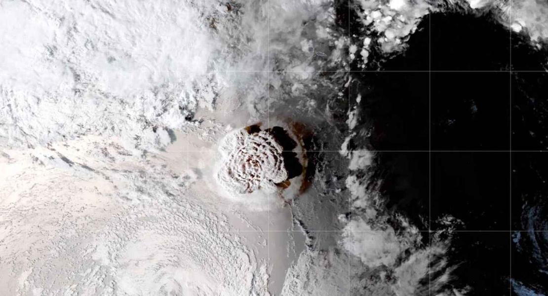 La potente eruzione del vulcano Tonga
