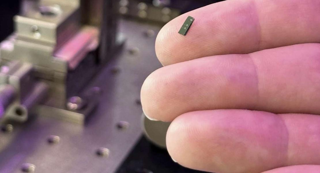Un nuovo isolatore laser potrebbe trasformare la fotonica