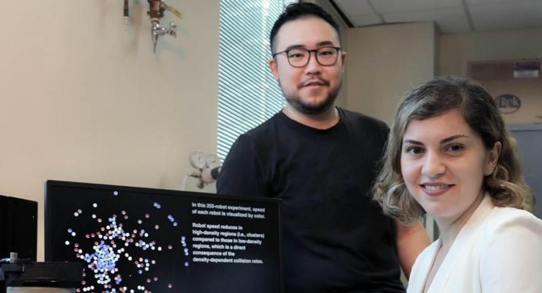 Usare le vibrazioni per controllare uno sciame di minuscoli robot