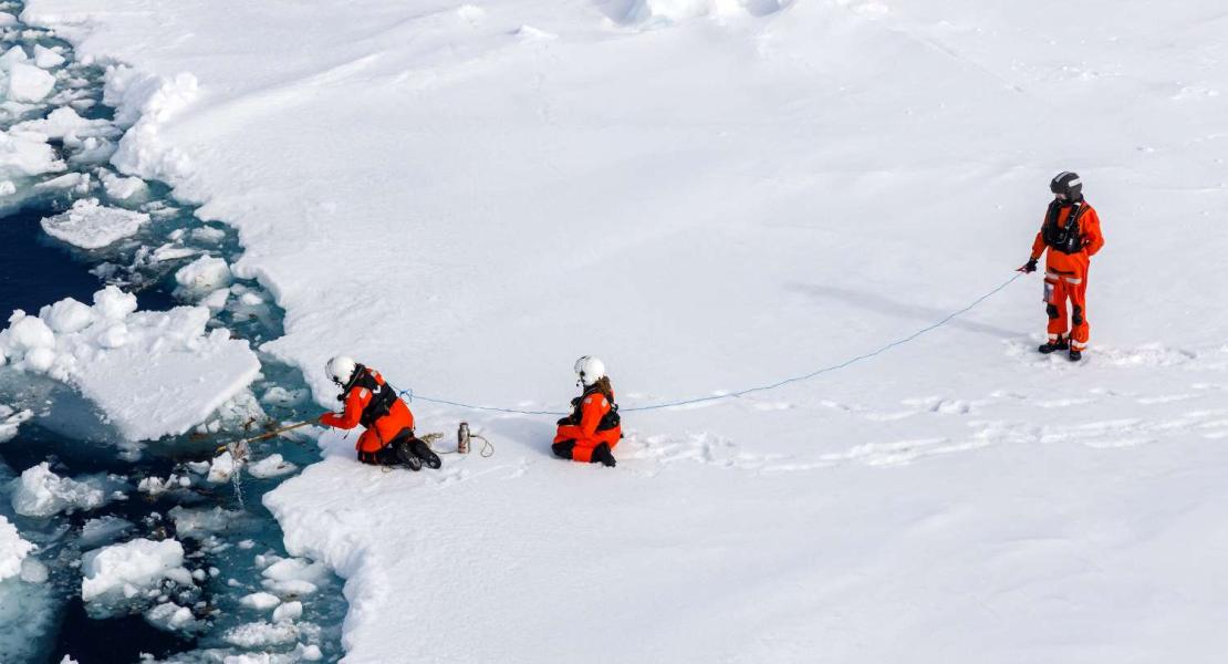 Ricercatori impegnati in una spedizione Polarstern nell'Artico