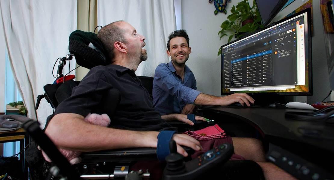 Una nuova interfaccia cervello-computer (BCI) sviluppata presso l’UC Davis Health traduce i segnali cerebrali in parlato con una precisione fino al 97%: il sistema più accurato nel suo genere.
