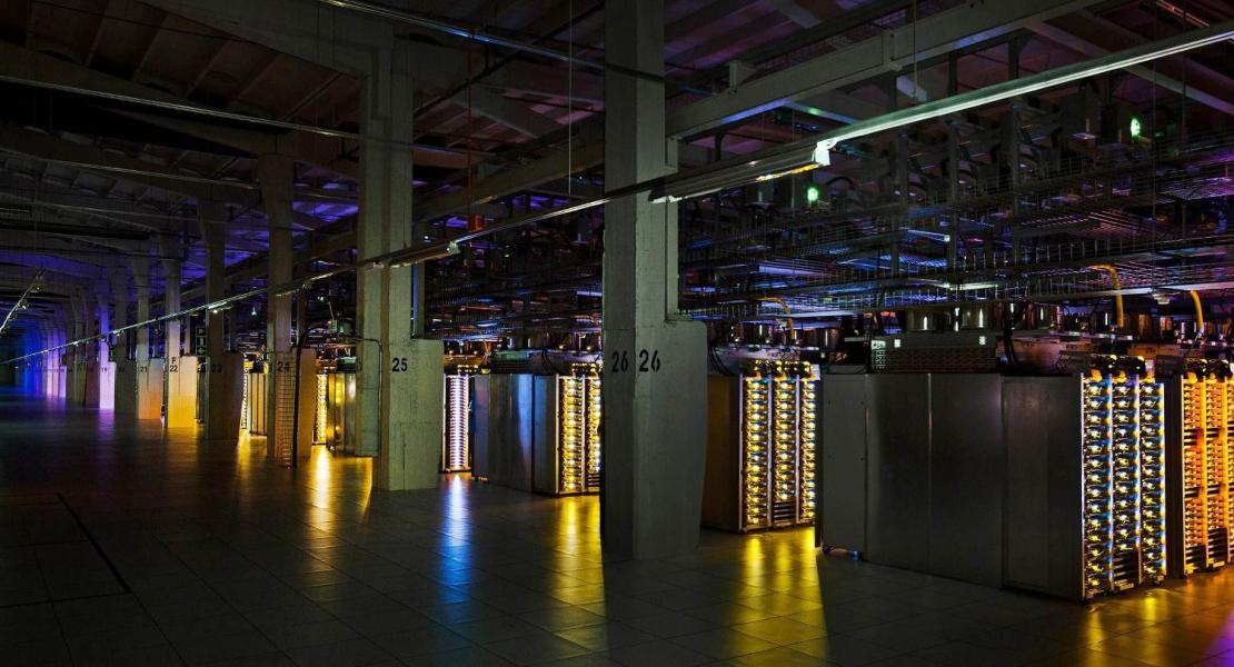 I server di Google nei data center richiedono grandi quantità di energia.