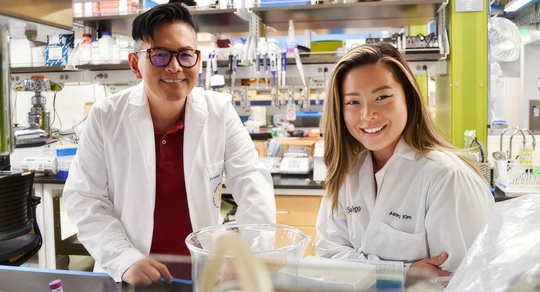 Il professor James Nieh e la studentessa laureata Ashley Kim.